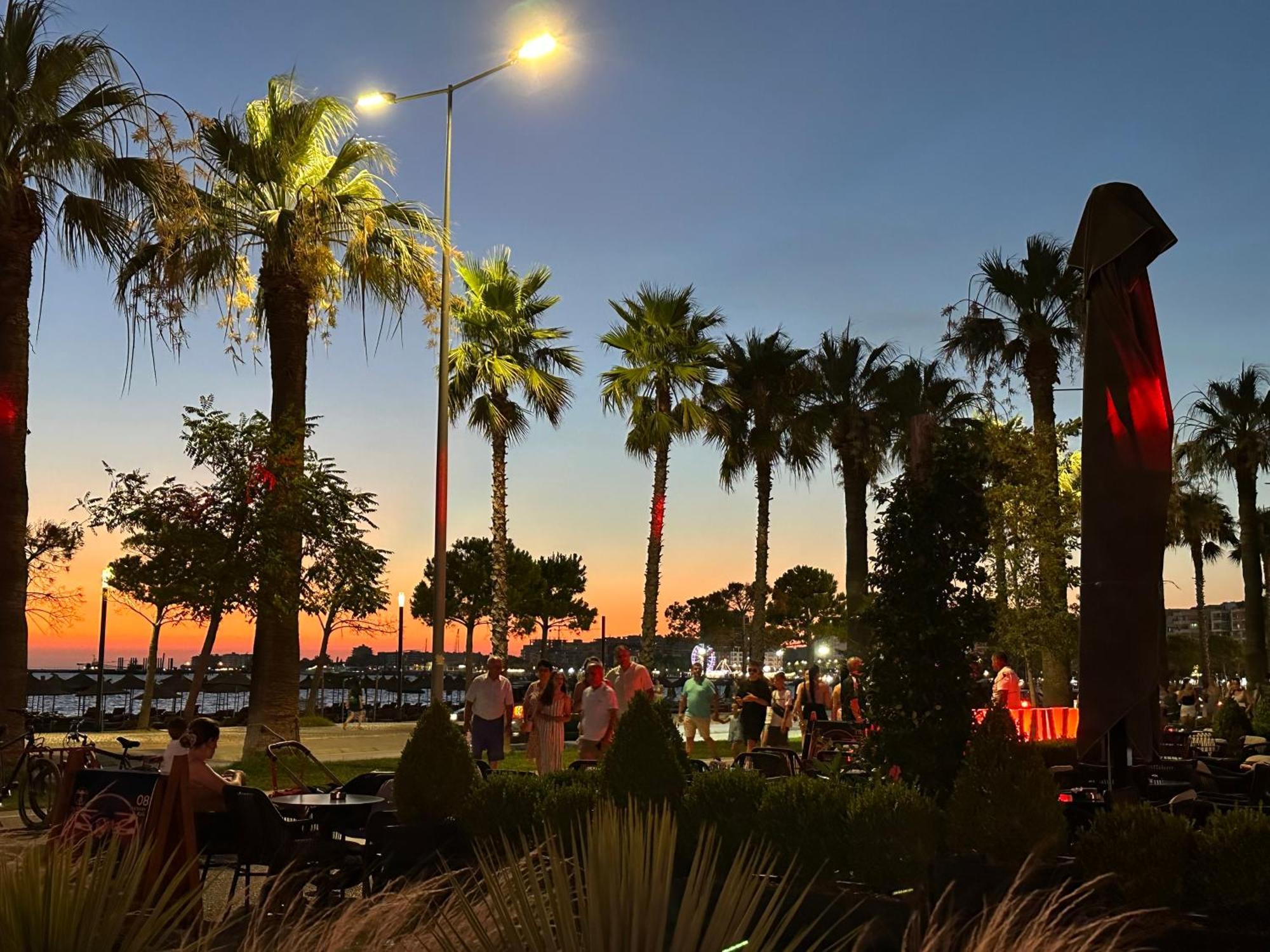 Lucas Apartments Rental Vlorë エクステリア 写真