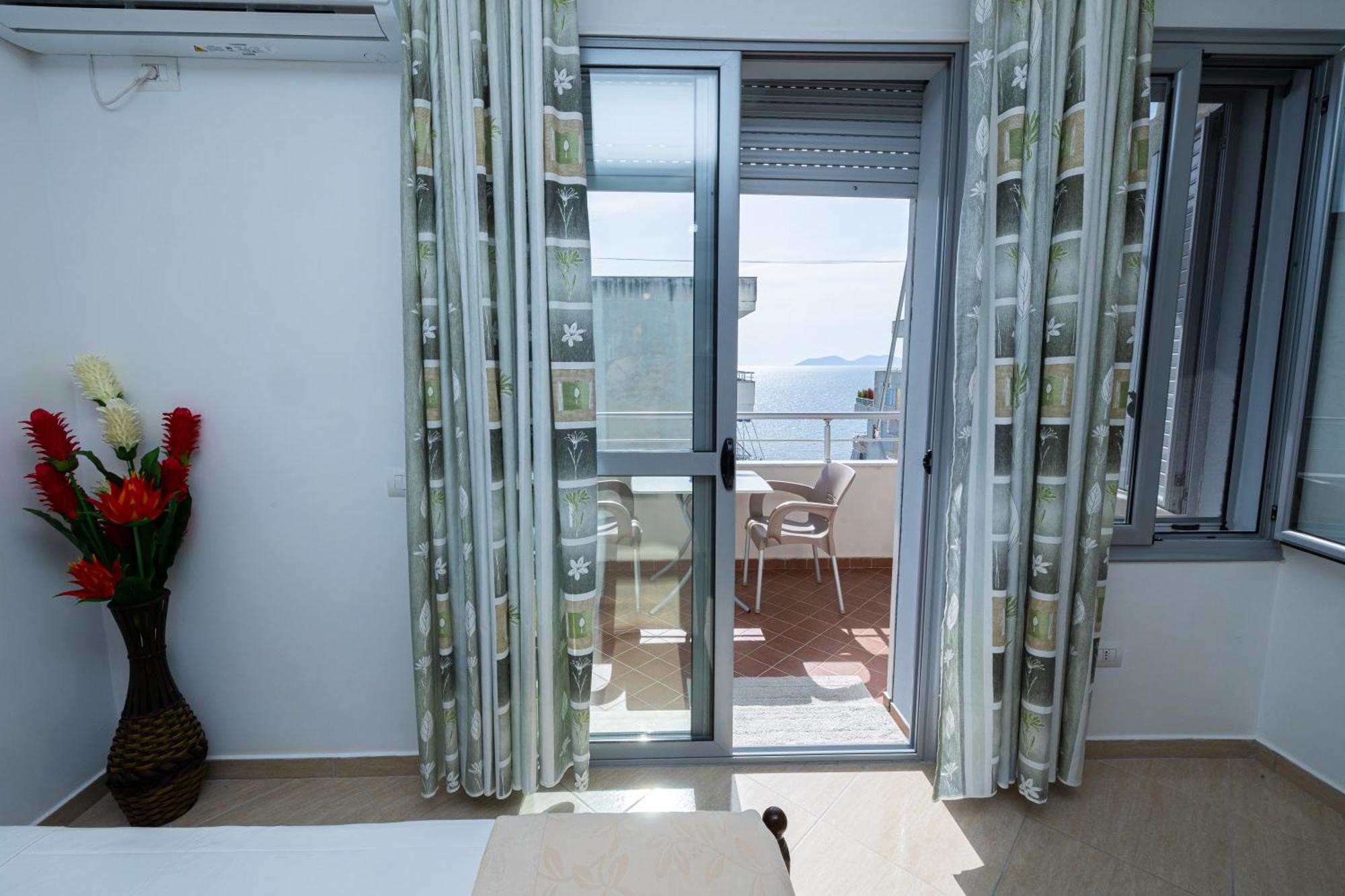 Lucas Apartments Rental Vlorë エクステリア 写真