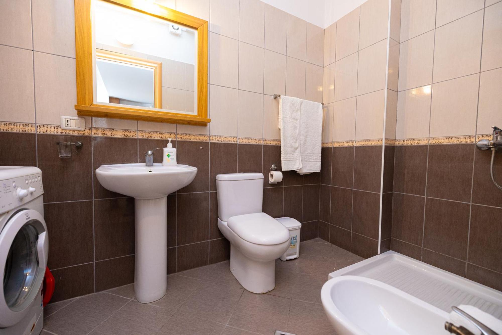 Lucas Apartments Rental Vlorë エクステリア 写真